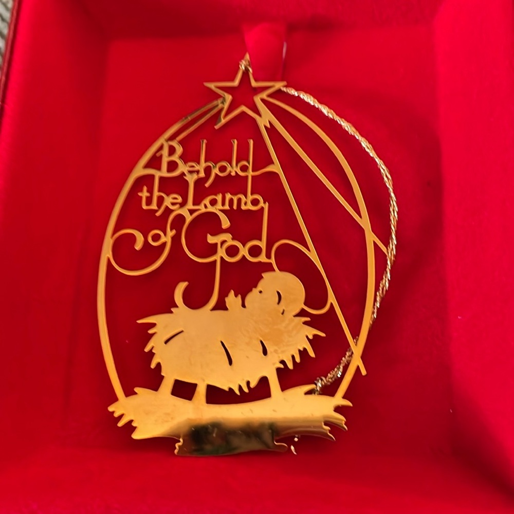 Camerlane ornament